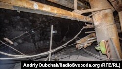Машинний зал ЧАЕС, сьома турбіна. Запах іржавого металу і озону: тут іонізується навіть повітря