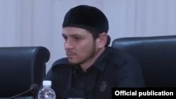 Хас-Магомеду Кадирову 30 років, він вже побував на кількох державних службах