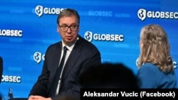 Predsednik Srbije Aleksandar Vučić tokom panel diskusije na GLOBSEC Forumu u Pragu, 13. juna 2025.
