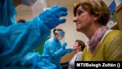 По думите на здравните експерти и премиера на Великобритания Борис Джонсън - новият щам на COVID-19 се разпространява със 70% повече от досегашните версии на заразата.