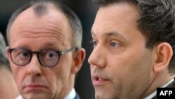 Lider njemačke stranke Kršćansko-demokratska unija (CDU) Friedrich Merz (lijevo) i Lars Klingbeil,iz njemačke Socijaldemokratske partije (SPD), Berlin, 8. mart 2025. 