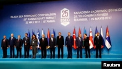 Սևծովյան տնտեսական համագործակցության կազմակերպության հիմնադրման 25-ամյակին նվիրված հոբելյանական գագաթաժողովի մասնակիցները: Ստամբուլ 22-ը մայիսի, 2017 թ․ 