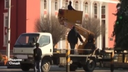 Қомат афрохтани арчаи солинавии 25 метрӣ дар Душанбе