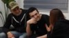 Ostaticul israeliano-american Edan Alexander, eliberat recent, la reuniunea cu membrii familiei sale într-o locație nedezvăluită. Israel, 12 mai 2025. Fotografie distribuită de armata israeliană.