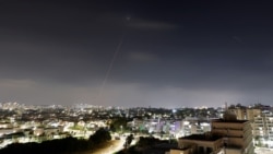 نمایی از شهر اشکلون هنگام رهگیری موشک‌های بالستیک ایران در موج اول که روز جمعه اتفاق افتاد