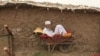 په پاکستان کې مېشت افغان کډوال. ارشیف- انځور
