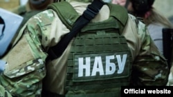 У НАБУ запевняють, що початок провадження «жодним чином не може скласти перешкод для закупівель вакцин у постачальників, тим більше вже після спливу строку обіцяного початку вакцинації»