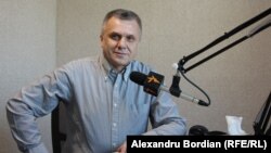 Igor Boțan în studioul Europei Libere