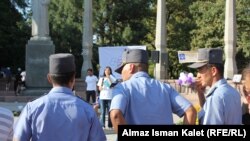 Айрым чет элдик жарандар милициянын мамилесине нааразы