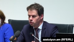Посол Франции в Армении Джонатан Лакотт
