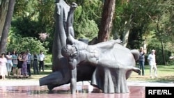Этническая история, проблемы происхождения народов – сфера, где нельзя провести границу