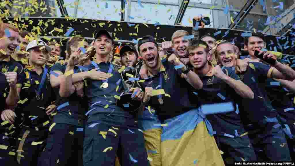 Чемпіони світу з футболу U-20 повернулися додому. Аеропорт «Бориспіль», 16 червня 2019 року. БІЛЬШЕ ФОТОГРАФІЙ ПРО ЦЕ