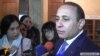 Премьер-министр Армении Овик Абрамян отвечает на вопросы журналистов, Ереван, 20 апреля 2016 г. 
