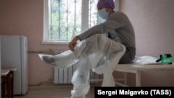 Медик в больнице (архивное фото)