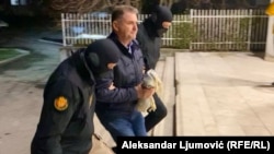 Privođenje bivšeg ministra poljoprivrede Petra Ivanovića u Centar bezbjednosti, Pogorica 13. decembar