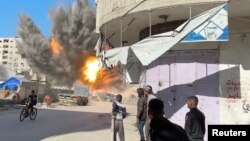 په خان يونس کې پر روغتون د اسراييل بمباري 