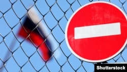 За словами економіста, Росія, теоретично, може використовувати свою національну платіжну систему замість SWIFT,  проте,  на практиці, це означатиме зупинку економічного співробітництва Росії з провідними країнами світу.