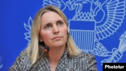 Перед цим Комітет Сенату США з міжнародних відносин одноголосно затвердив кандидатуру дипломатки Бріджит Брінк на посаду посла