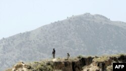 په شمالي او جنوبي‌ وزیرستان کې په دې وروستیو کې د وسله والو او پوځ پر یو بل بریدونه زیات شوي دي.
