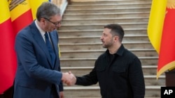 სერბეთის პრეზიდენტი ალექსანდარ ვუჩიჩი ომის დაწყების შემდეგ უკრაინაში პირველად 11 ივნისს ჩავიდა, ოდესაში მონაწილეობა მიიღო სამხრეთ-აღმოსავლეთ ევროპის სამიტში და პრეზიდენტ ვოლოდიმირ ზელენსკის შეხვდა.