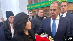 Севернокорејската министерка за надворешни работи Чое Сон Хуи со нејзиниот руски колега Сергеј Лавров во Москва, 1 ноември 2024