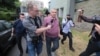 Дырэктара БелаПАН Ліпая павезьлі на допыт у Дэпартамэнт фінансавых расьсьледаваньняў