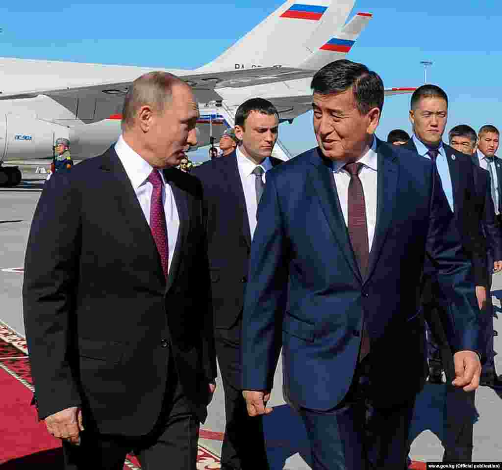 Орусия президенти Путин Борбор Азия боюнча сапарга чыгып, эки күндөн бери Казакстанда, андан кийин Тажикстанда болду. 